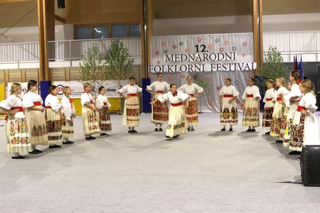 12 MEDNARODNI FOLKLORNI FESTIVAL 17 FOTO LJUBO VUKELIČ